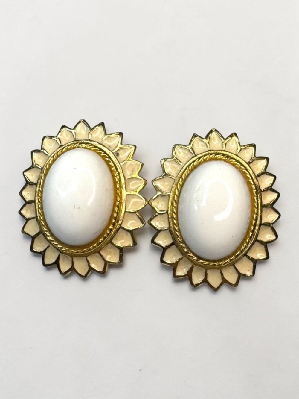 Polcini Clip On Earrings Gold Tone White Cabochon Sunflower Enamel Vintage